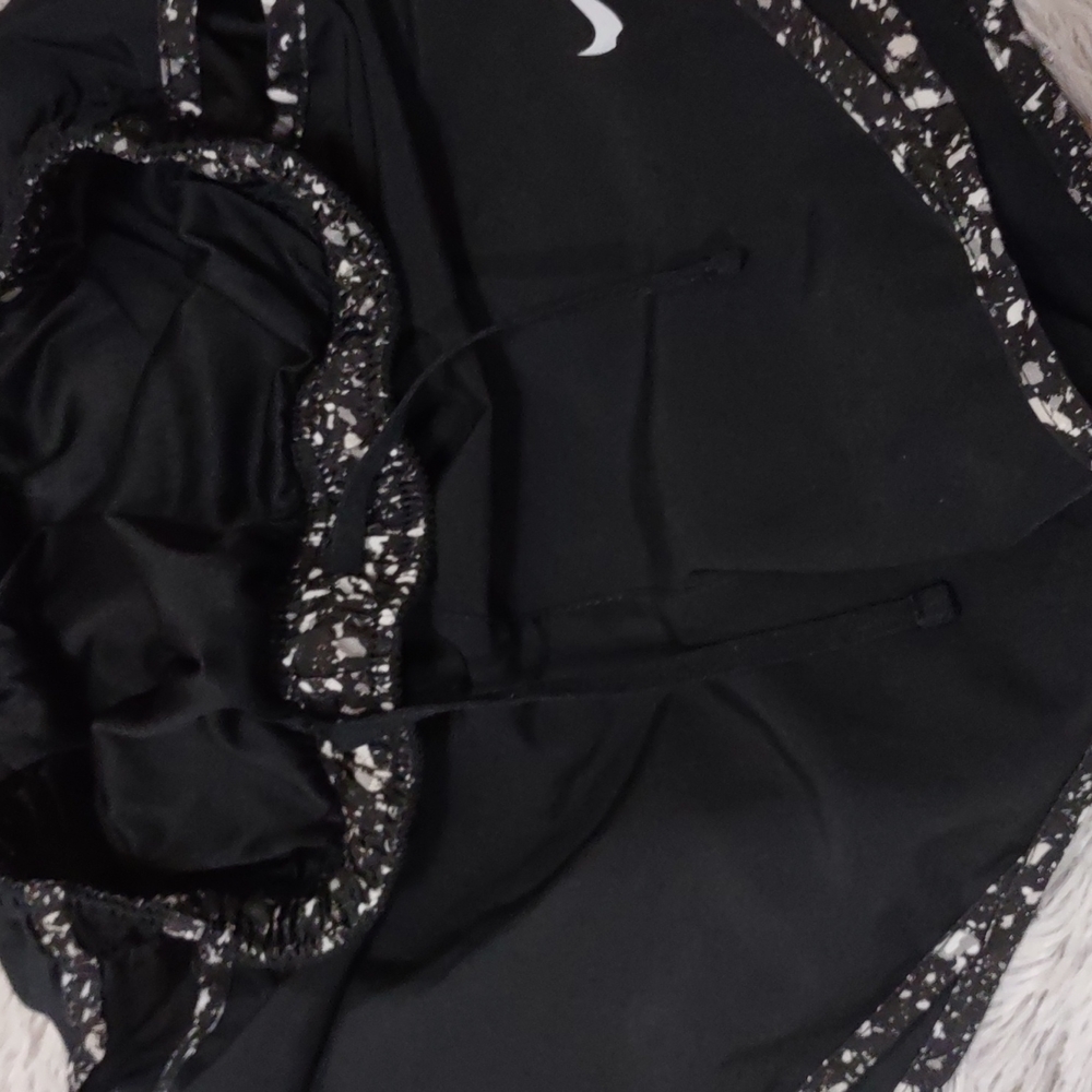 Nike Dri-FIT black workout shorts. - Picture 4 of 8